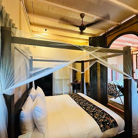 Temple Tree Resort Пантай-Сенанг Экстерьер фото