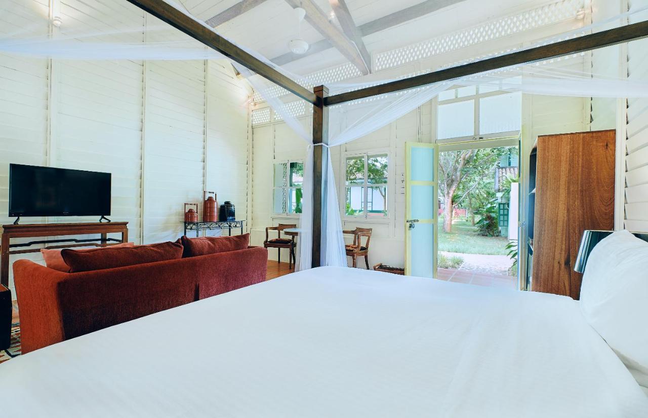Temple Tree Resort Пантай-Сенанг Экстерьер фото